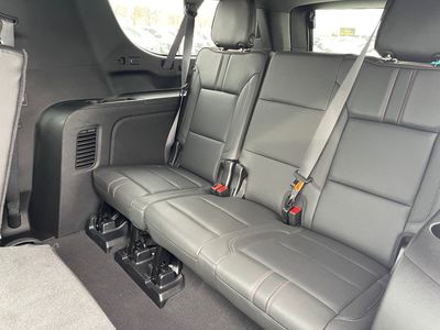 2024 Chevrolet Suburban — photo 11 view