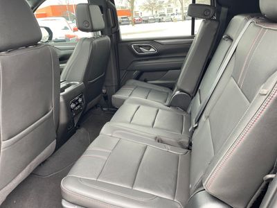 2024 Chevrolet Suburban — photo 10 view