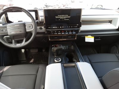 2025 GMC HUMMER EV Pickup — photo 11 view