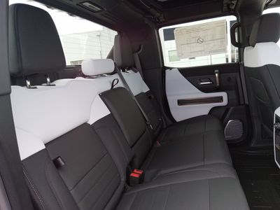 2025 GMC HUMMER EV Pickup — photo 13 view