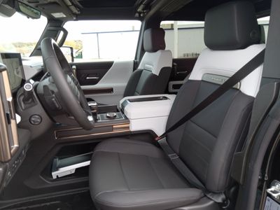 2025 GMC HUMMER EV Pickup — photo 14 view