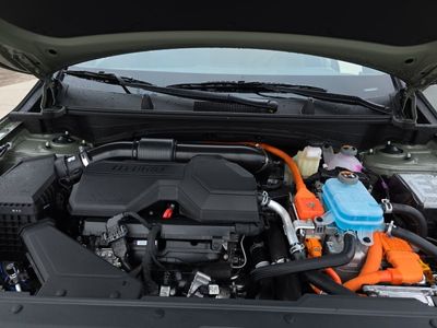 2026 Kia Sportage Plug-In Hybrid — photo 8 view