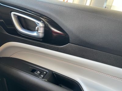 2022 Jeep Compass — photo 13 view