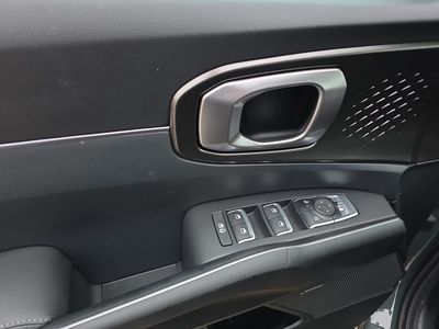 2026 Kia Sorento Hybrid — detail view