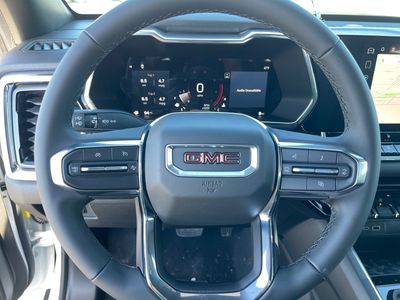 2024 GMC Canyon — photo 9 view