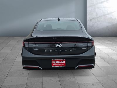 2026 Hyundai Sonata Hybrid — detail view