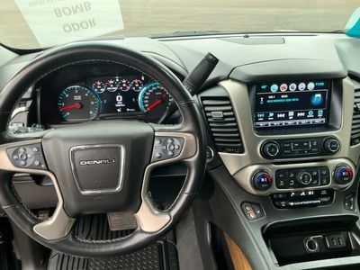 2019 GMC Yukon — photo 13 view