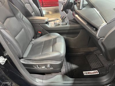 2025 Cadillac XT4 — photo 12 view
