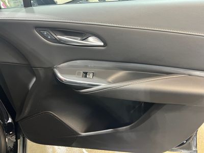2025 Cadillac XT4 — photo 8 view