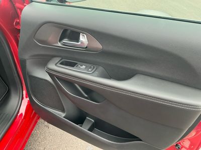 2026 Chrysler Pacifica — photo 12 view