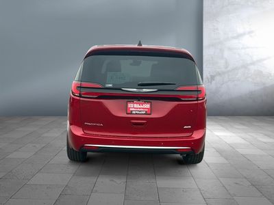 2026 Chrysler Pacifica — detail view
