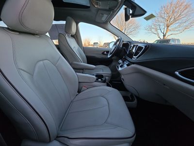 2020 Chrysler Pacifica — photo 13 view