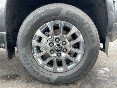 2025 Toyota Tacoma — photo 13 view