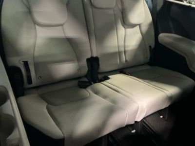 2026 Kia Carnival — photo 12 view