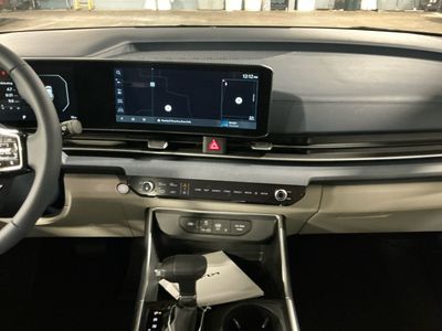 2026 Kia Carnival — photo 9 view