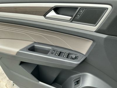 2021 Volkswagen Atlas — photo 10 view