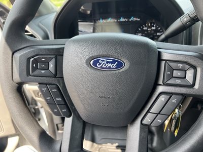 2022 Ford Super Duty F-550 DRW — photo 11 view