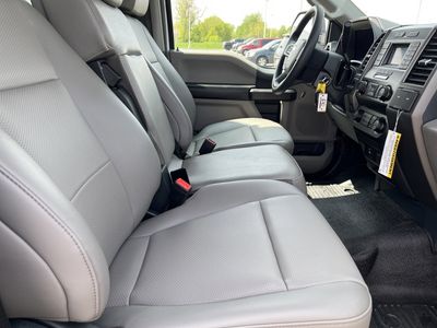 2022 Ford Super Duty F-550 DRW — photo 13 view
