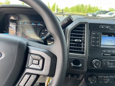 2022 Ford Super Duty F-550 DRW — photo 15 view