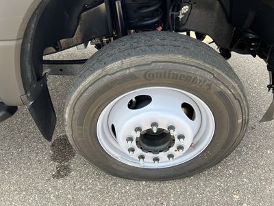 2022 Ford Super Duty F-550 DRW — photo 7 view