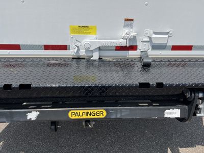 2022 Ford Super Duty F-550 DRW — photo 10 view