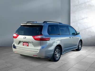 2018 Toyota Sienna — side profile view