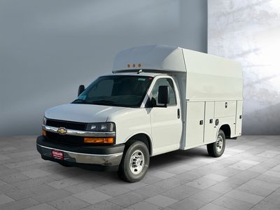 2025 Chevrolet Express Commercial Cutaway - Photo 2