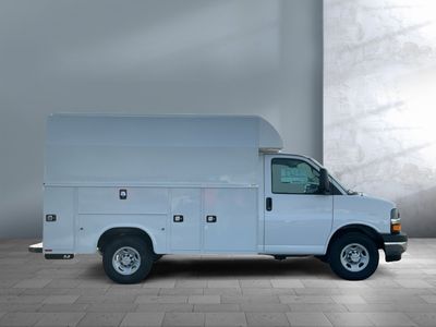 2025 Chevrolet Express Commercial Cutaway - Photo 4