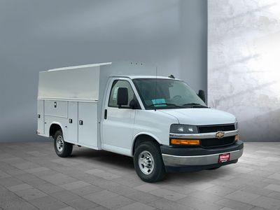 2025 Chevrolet Express Commercial Cutaway - Photo 2
