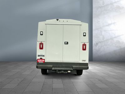 2025 Chevrolet Express Commercial Cutaway - Photo 5