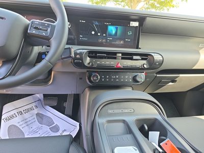 2026 Hyundai Palisade — engine compartment view