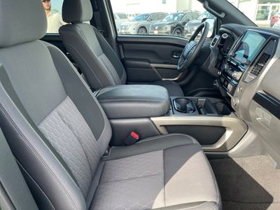 2024 Nissan Titan — photo 7 view