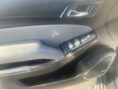 2015 Chevrolet Suburban — photo 9 view
