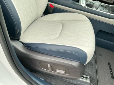 2026 Kia Carnival Hybrid - Photo 4