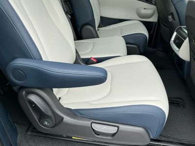 2026 Kia Carnival Hybrid - Photo 6