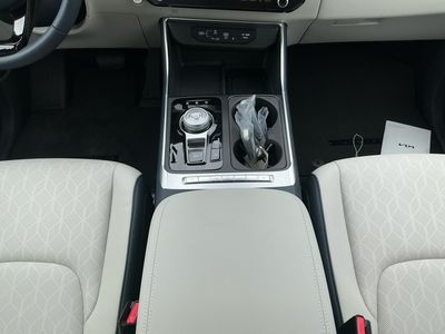 2026 Kia Carnival Hybrid - Photo 10