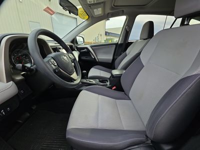 2015 Toyota RAV4 — photo 11 view