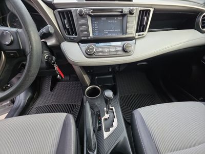 2015 Toyota RAV4 — photo 12 view