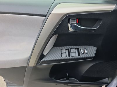 2015 Toyota RAV4 — photo 14 view