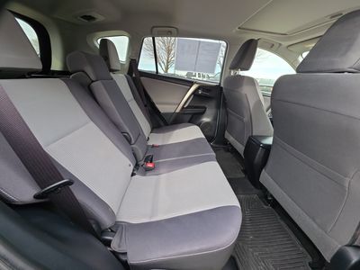 2015 Toyota RAV4 — photo 10 view