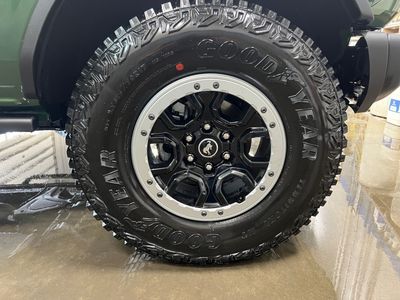 2024 Ford Bronco — photo 8 view
