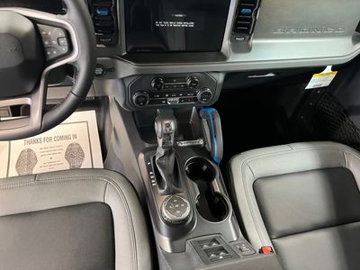 2024 Ford Bronco — photo 10 view