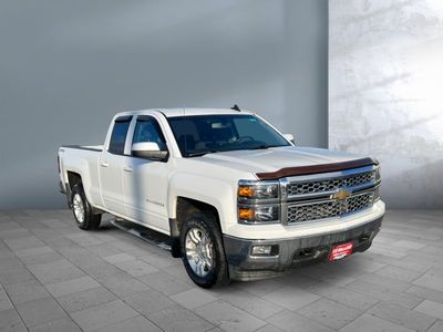2015 Chevrolet Silverado 1500 — front three-quarter view