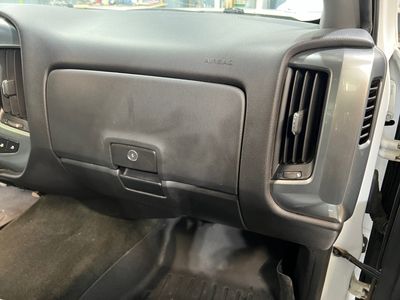 2015 Chevrolet Silverado 1500 — photo 9 view