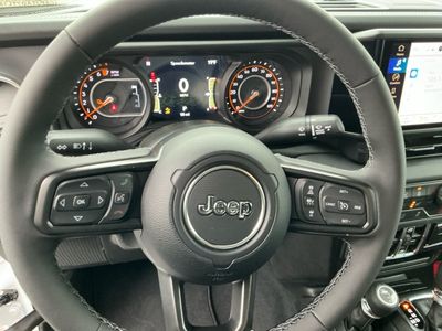 2026 Jeep Gladiator — photo 12 view