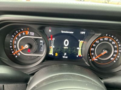 2026 Jeep Gladiator — photo 13 view