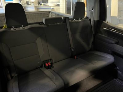 2025 Chevrolet Silverado 1500 — photo 12 view