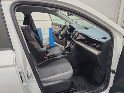 2023 Volkswagen Taos — photo 8 view