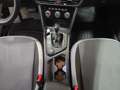 2023 Volkswagen Taos — photo 9 view