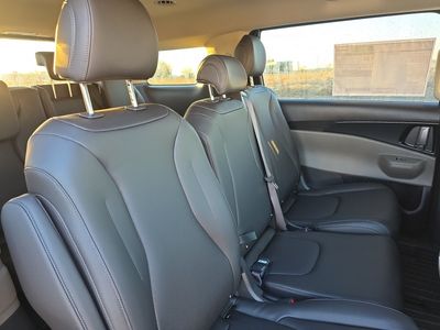 2026 Kia Carnival Hybrid — detail view